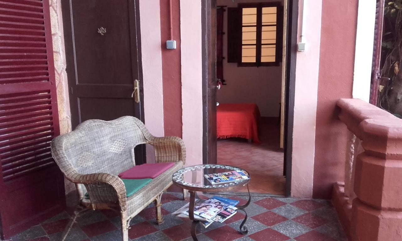 Hostal Corona Palma Kültér fotó